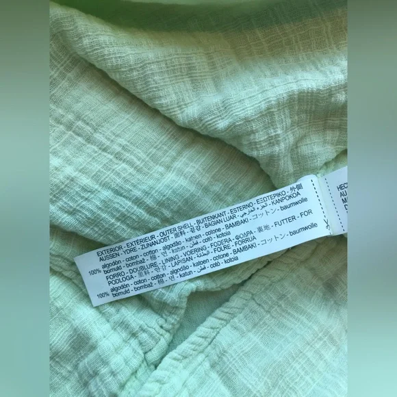 Zara light green shirt with light brown buttons on the front - Picture 3 of 6